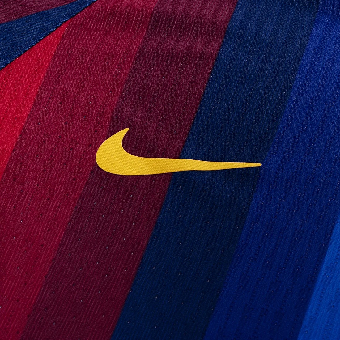 FC Barcelona 25-26 Player Edition Home Detail-4