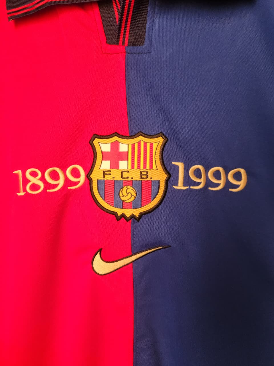 FC Barcelona Home Player Edition Retro 1999-2000