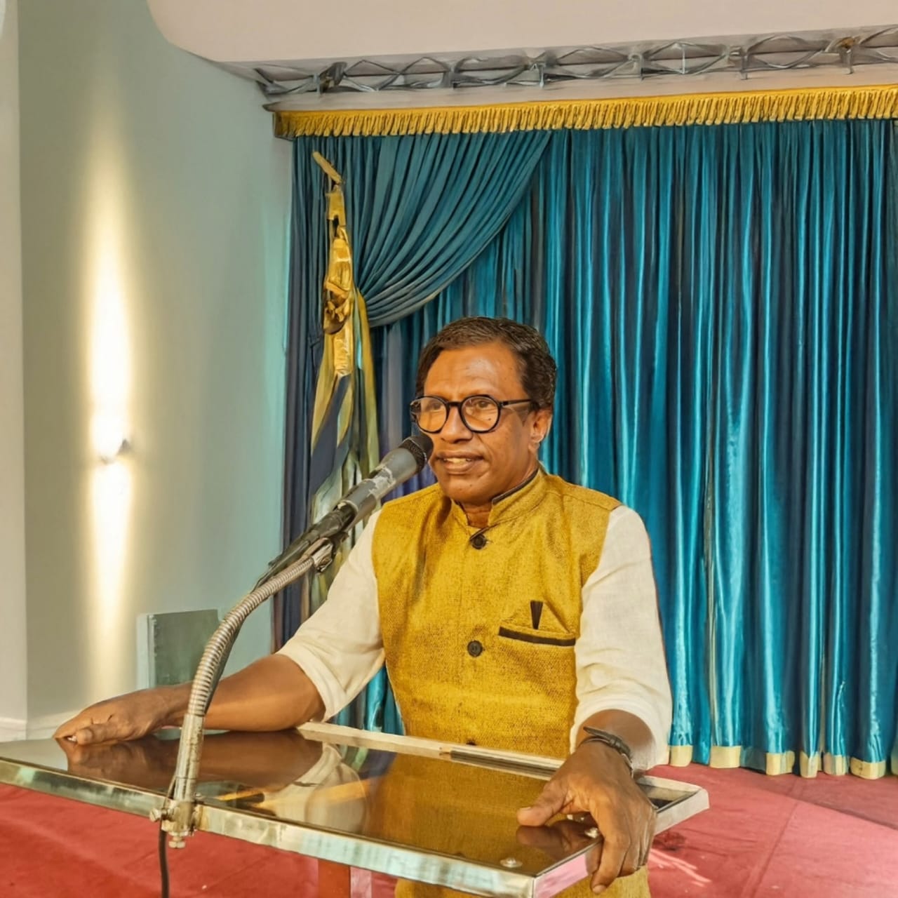 Dr. MUHAMAD MUSTAFFA K. - Professional Photo