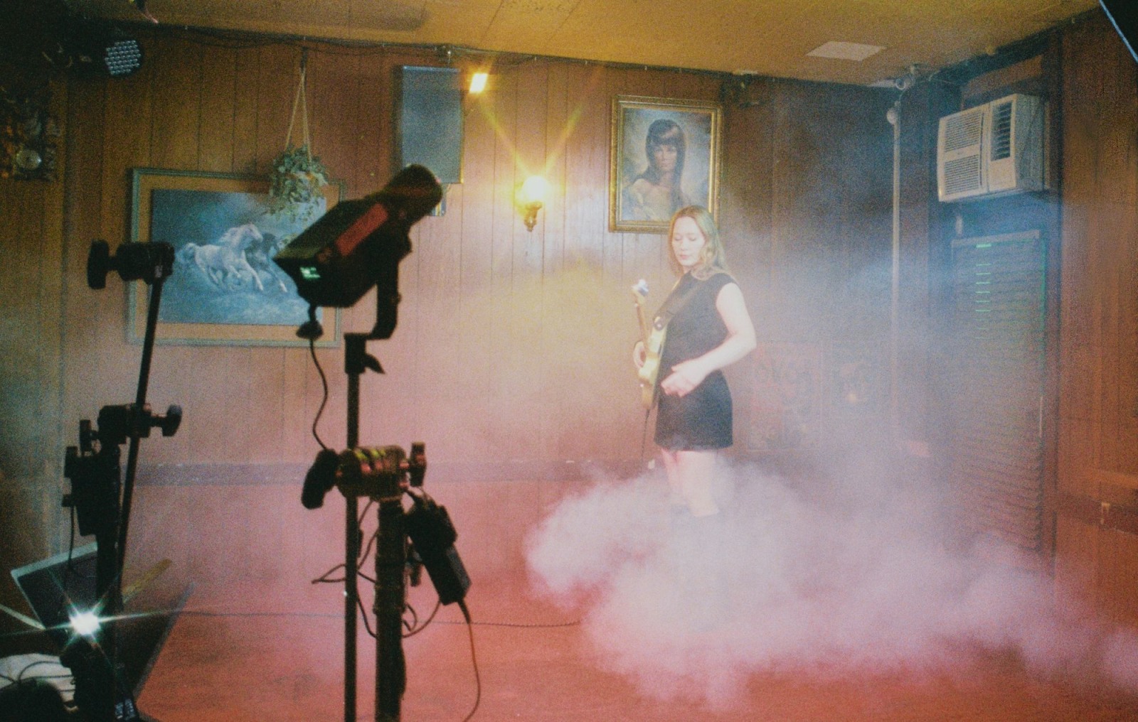 JULIA JACKLIN: THE GEM IS A MASTERCLASS IN CONTROLLED VULNERABILITY