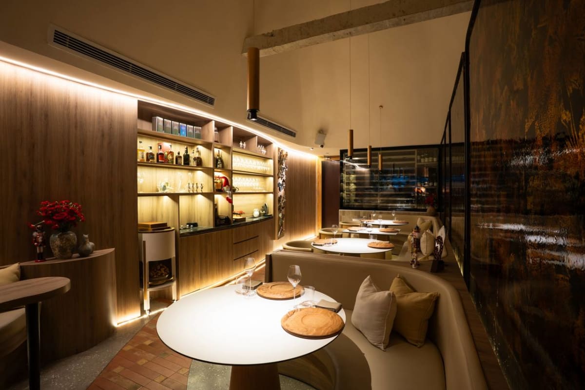 Interior of Upstairs Tasting Room