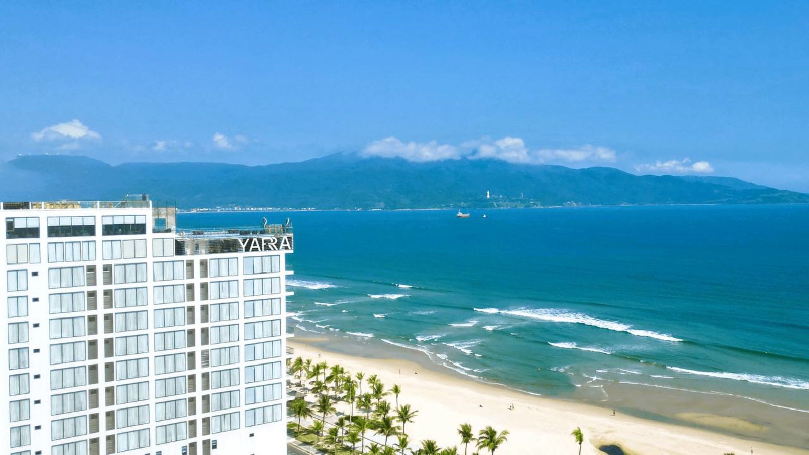 Yarra Ocean Suites Danang: Where the Horizon Becomes the Room