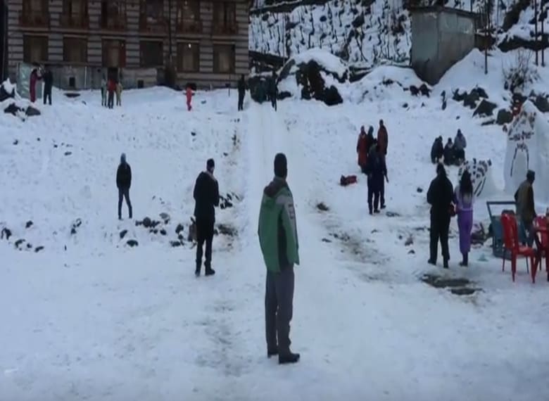 Manali snow