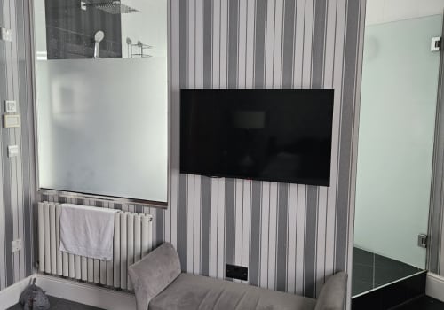 Queen Anne King bed and fabrics