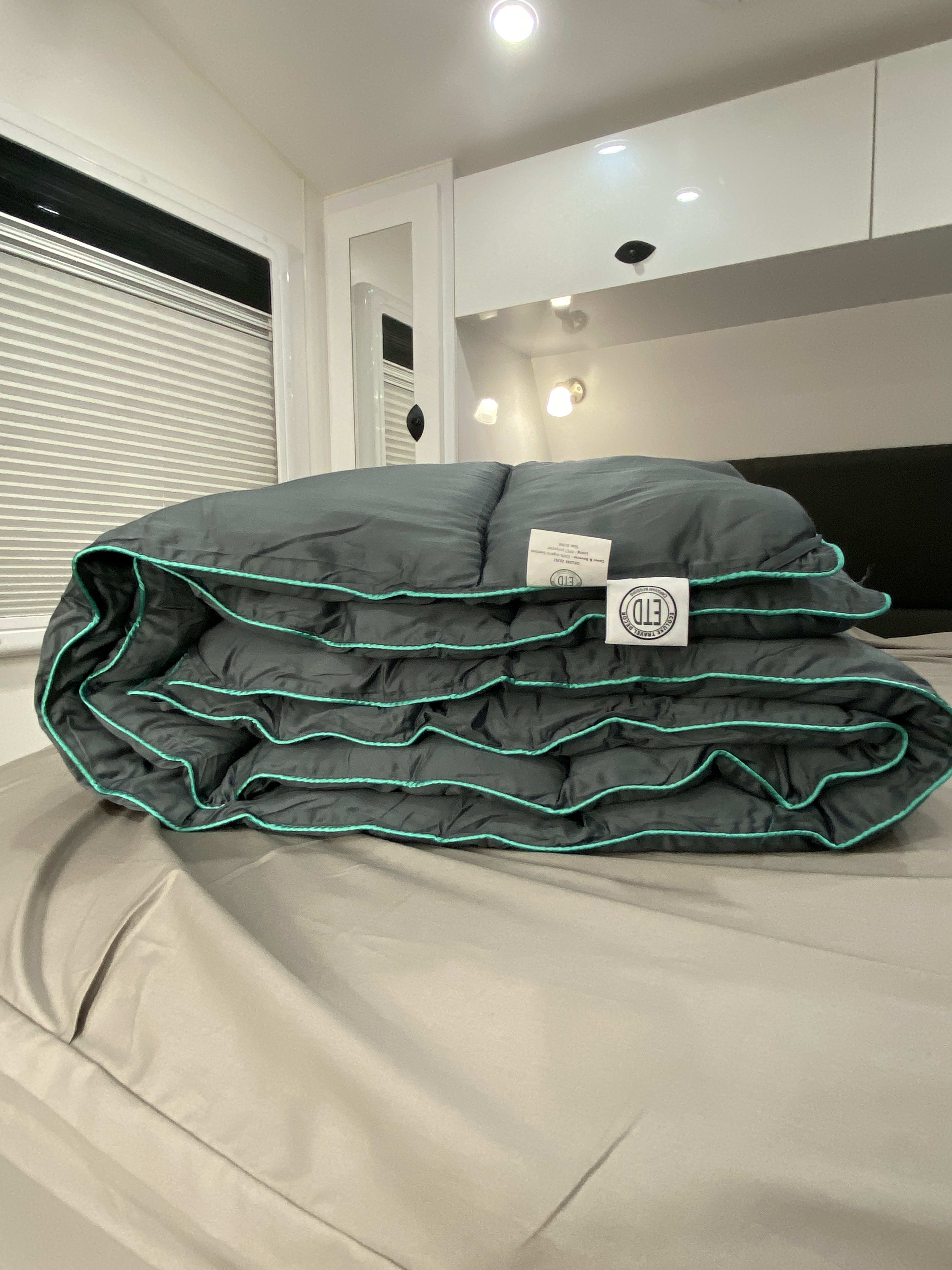 Deluxe All Season Quilt Ecoluxe Travel Decor