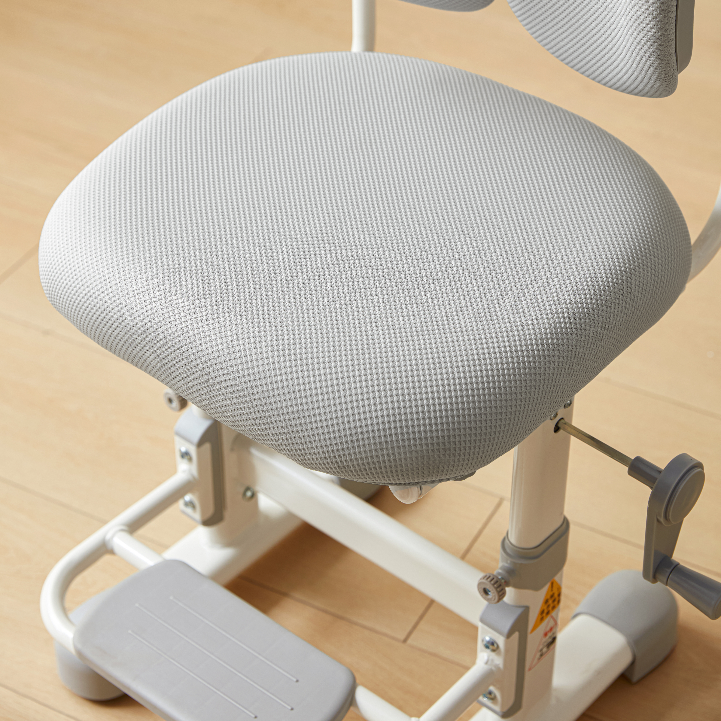 Linspire Lark Kids Study Chair