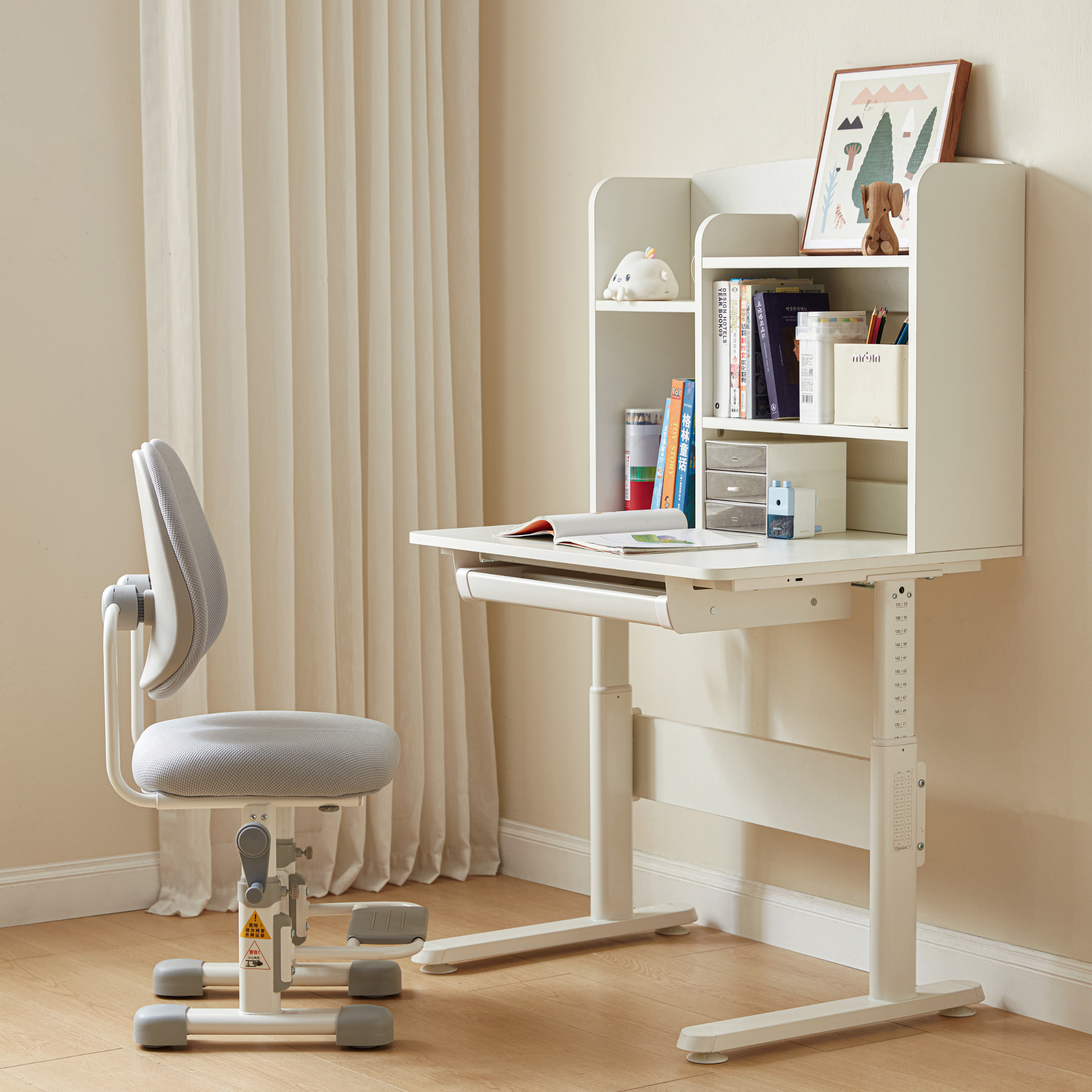 Linspire Lark Kids Desk and Chair Set