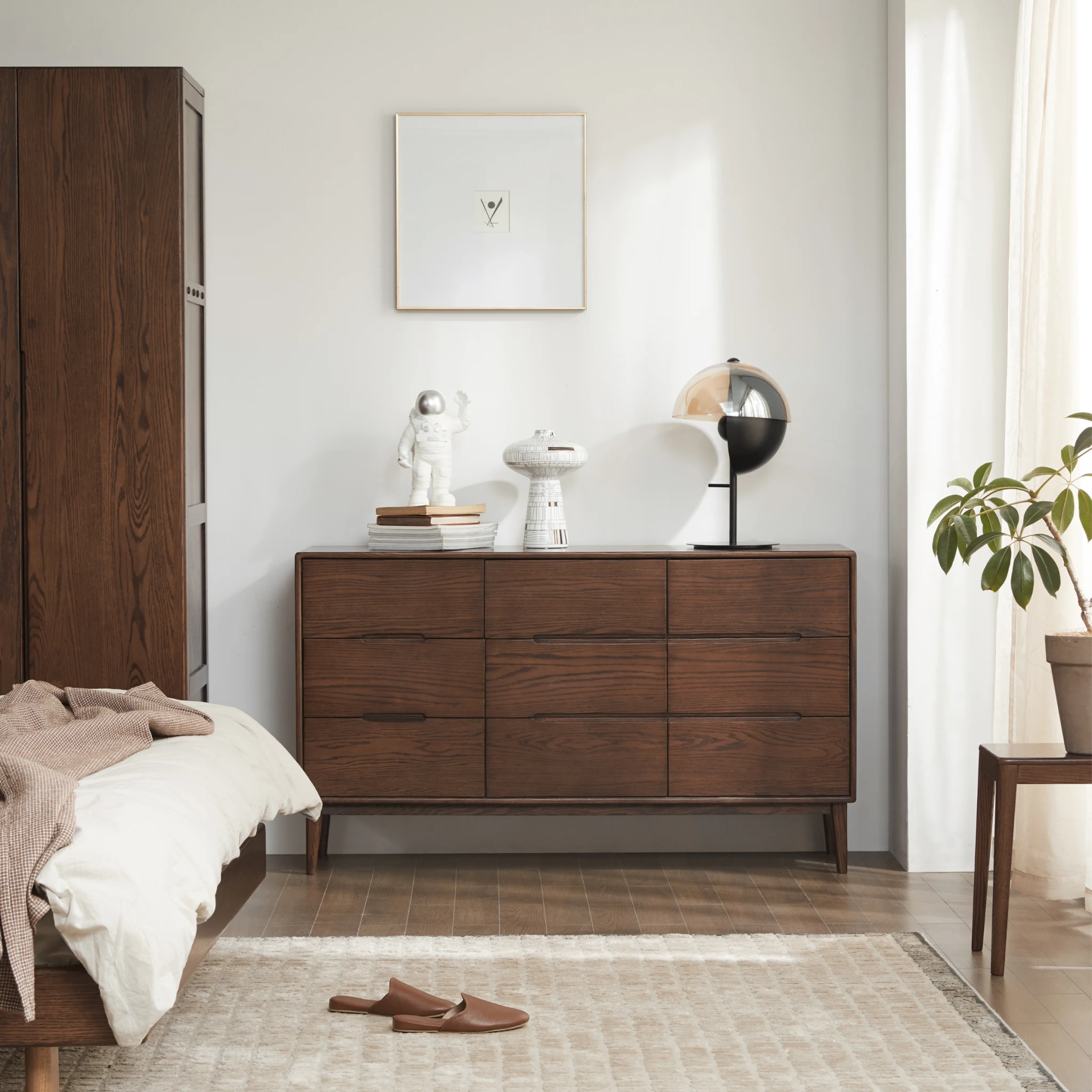 Solidwood Bailey Chest of 9 Drawers