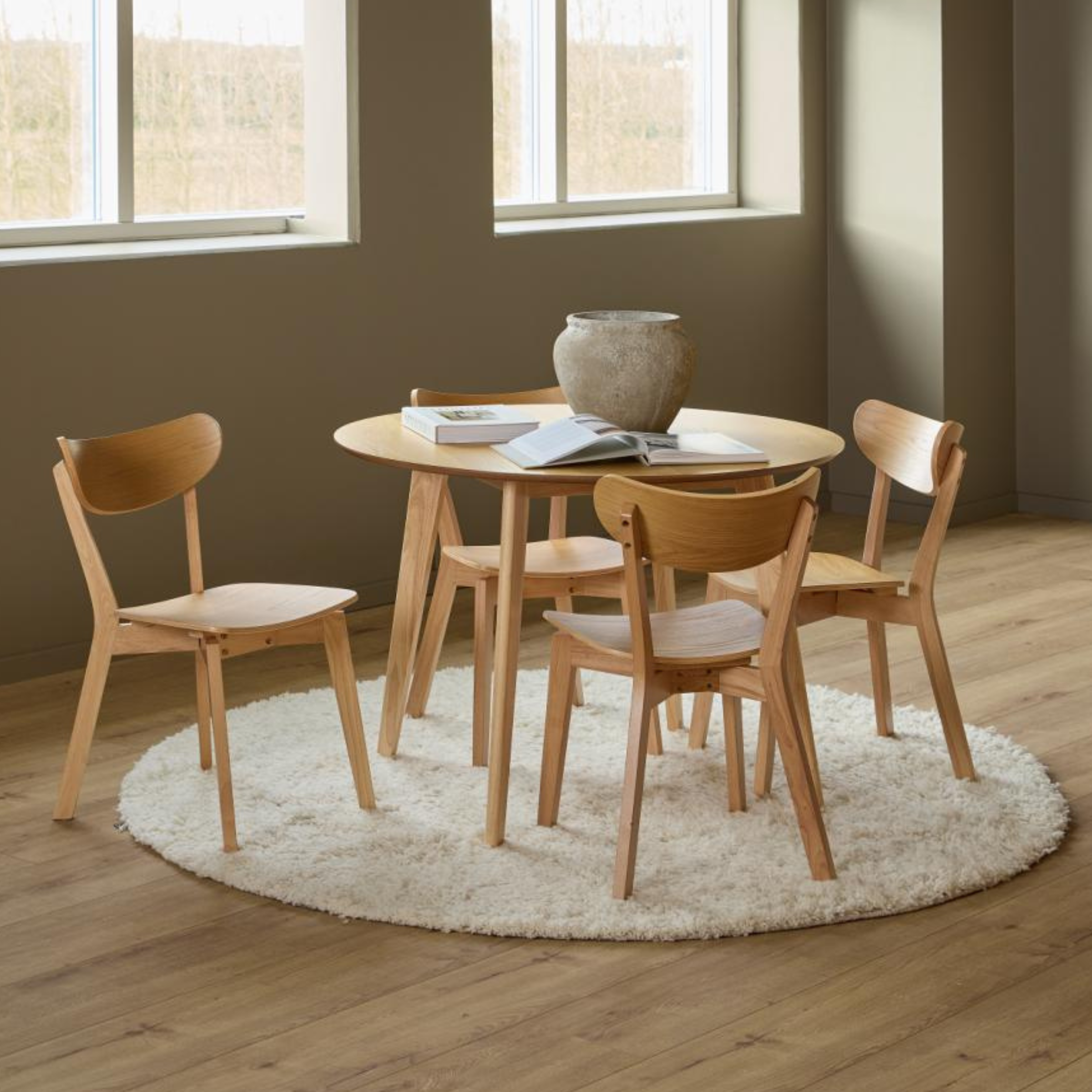 Hjem Design Roxby Round Dining Table Set, Natural Wood