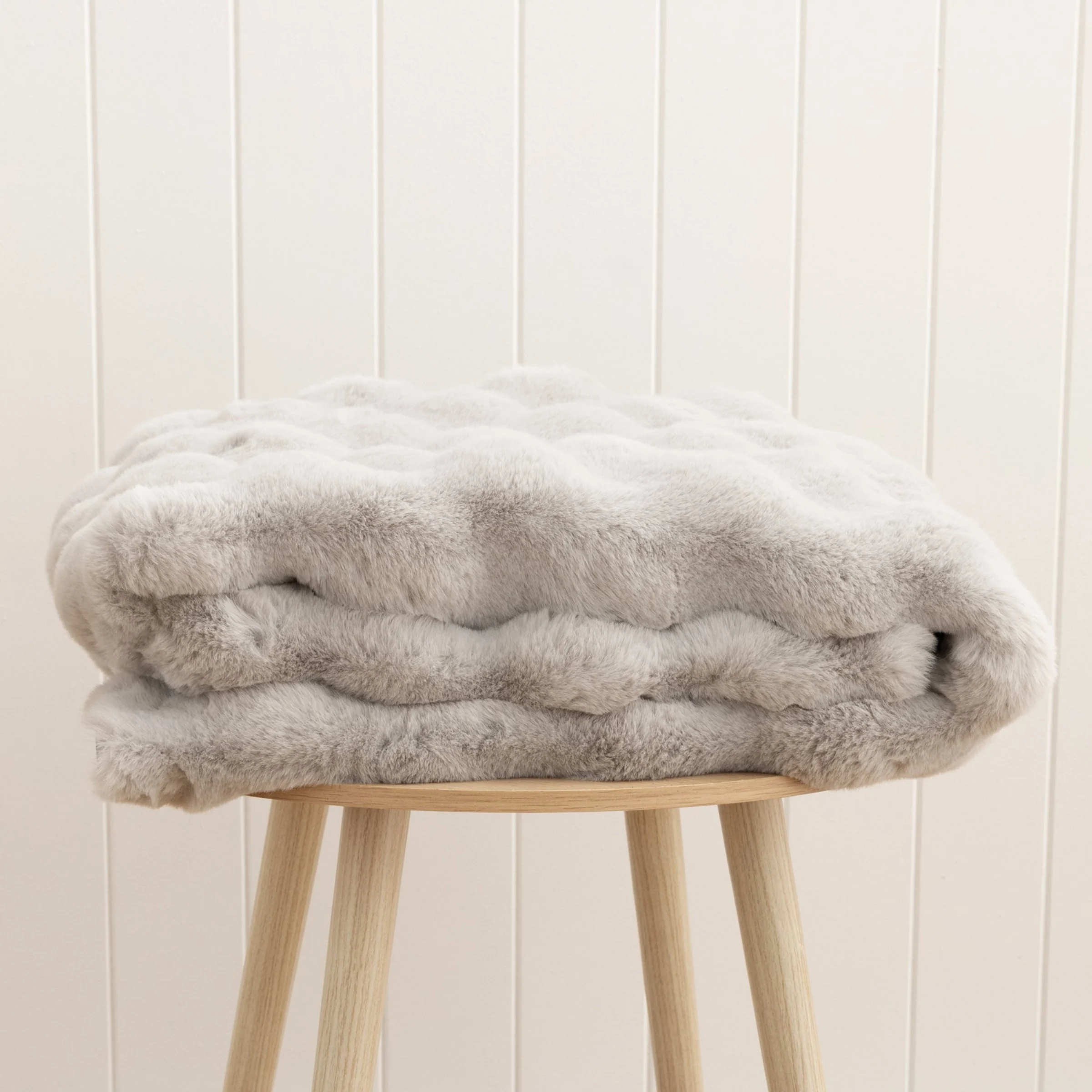 DreamWeaver Essence Machine Washable Rug, Silver, 100 x100cm