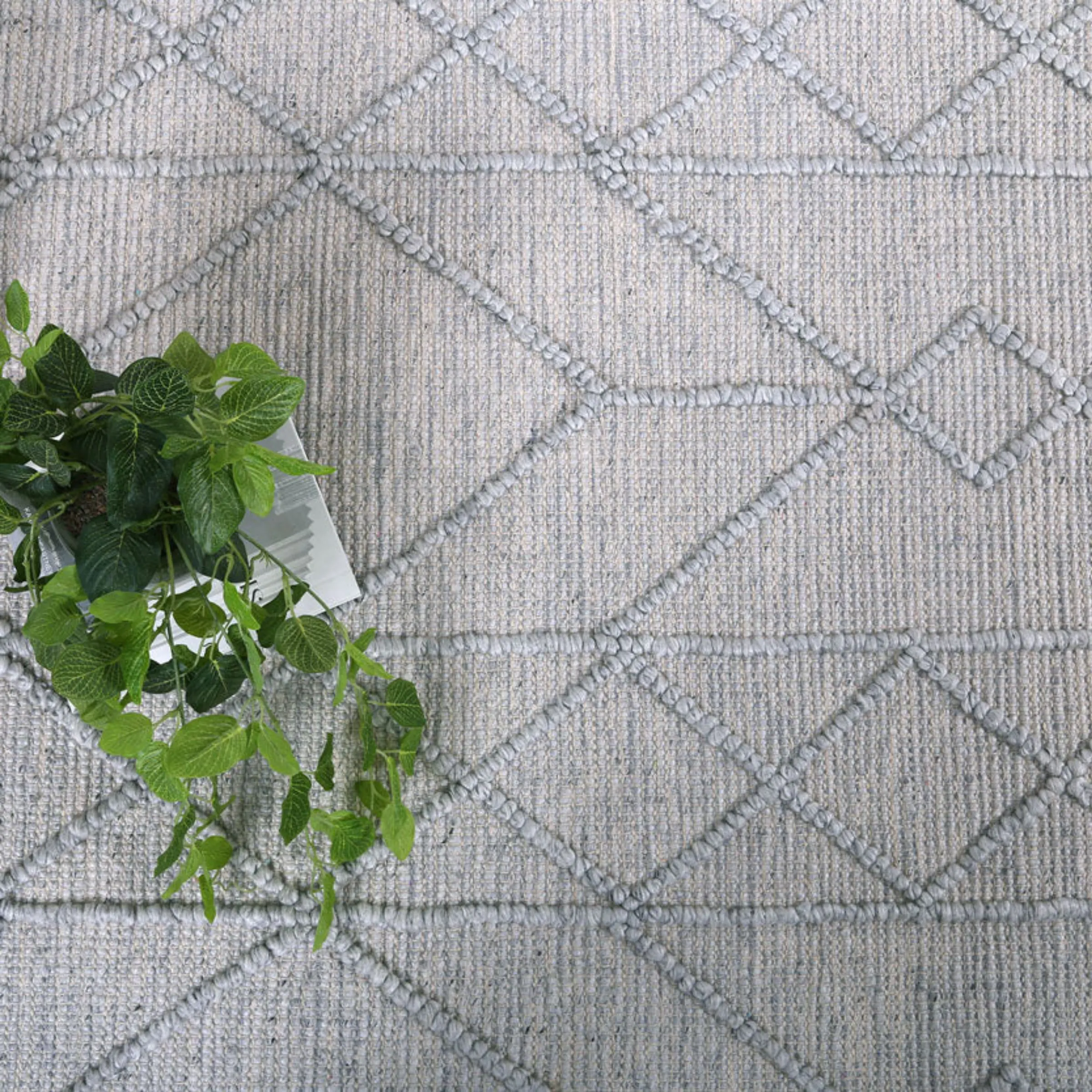 DreamWeaver Wave Scandinavian Rug, Tribal Grey, 200x290cm