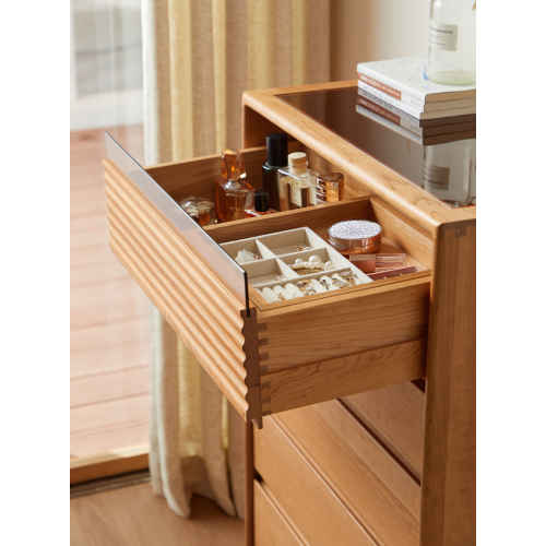 Linspire Flow Chest of 5 Drawers with Glass Top