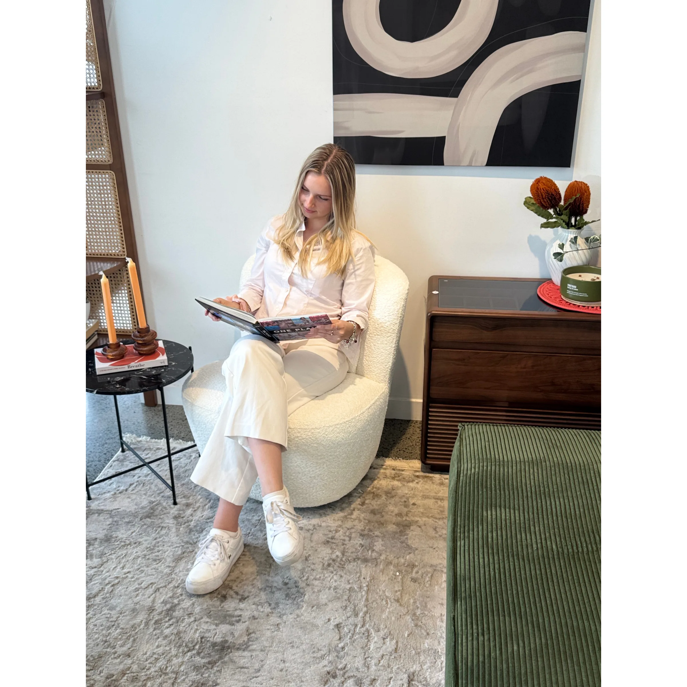 MODE Domi Boucle Swivel Chair, Pearly White