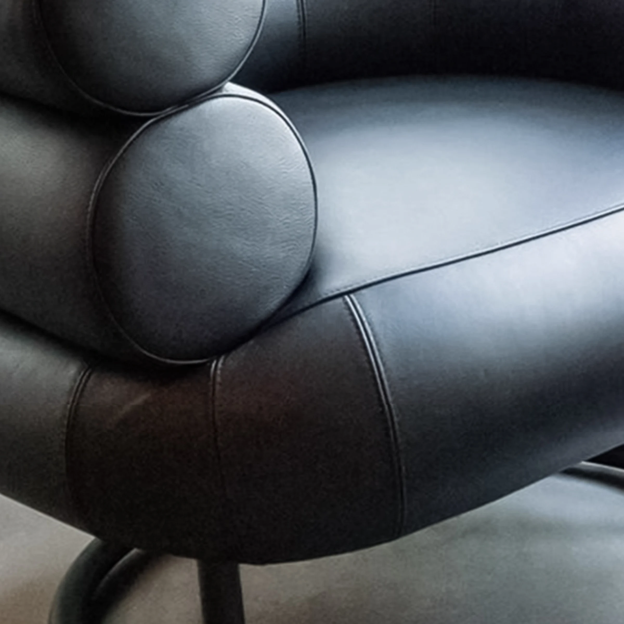 Eileen Gray Bibendum Chair Replica, Black