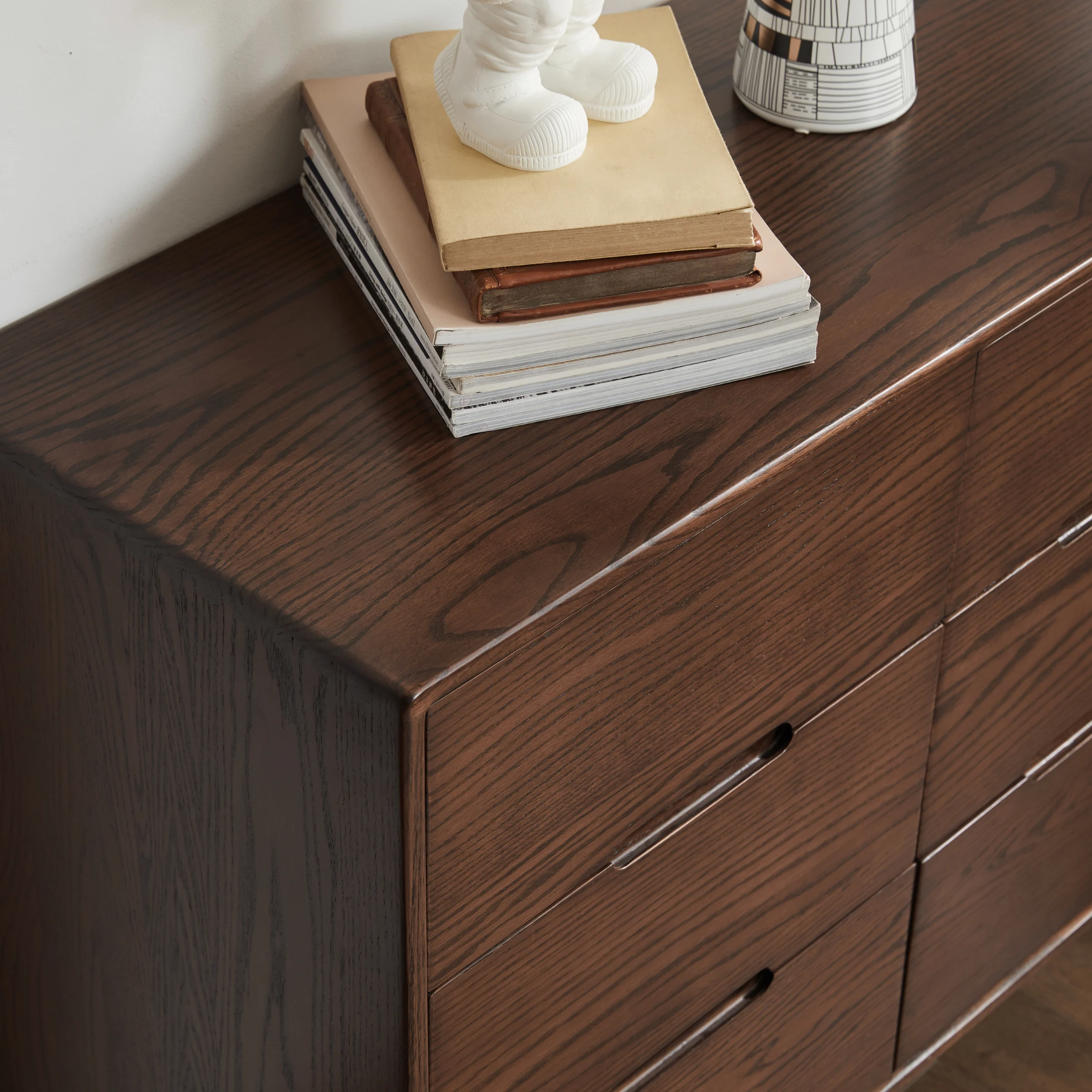 Solidwood Bailey Chest of 9 Drawers