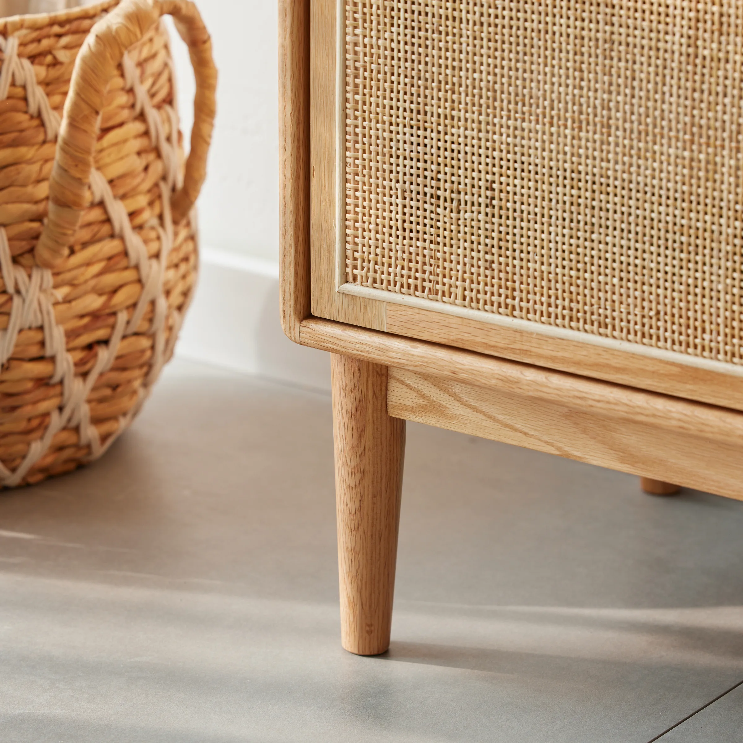 Solidwood Calamo Chest of 4 Drawers with Cabinet