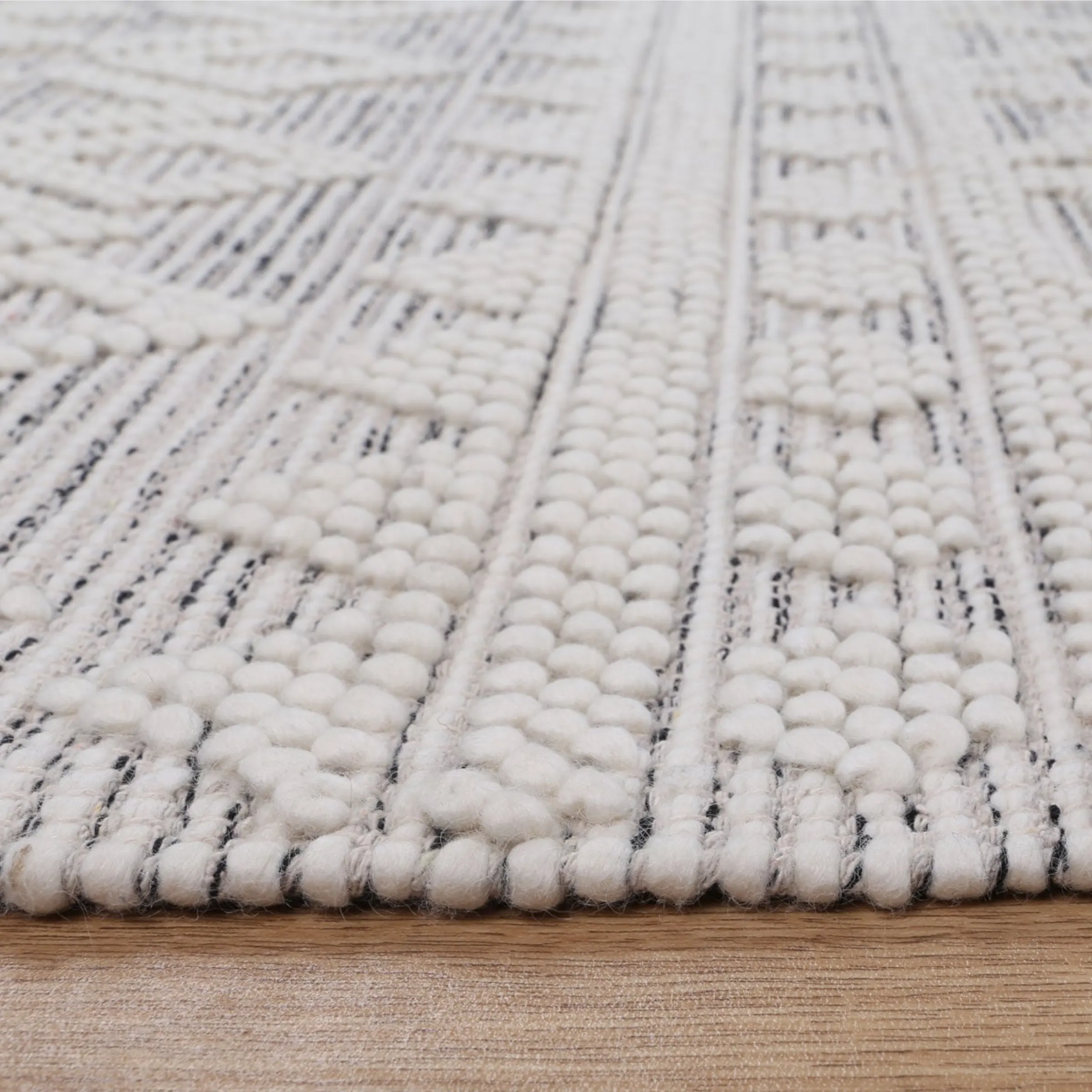 Wild Yarn Perla Wool Maze Rug, White and Black(No Fringe), 240x330cm