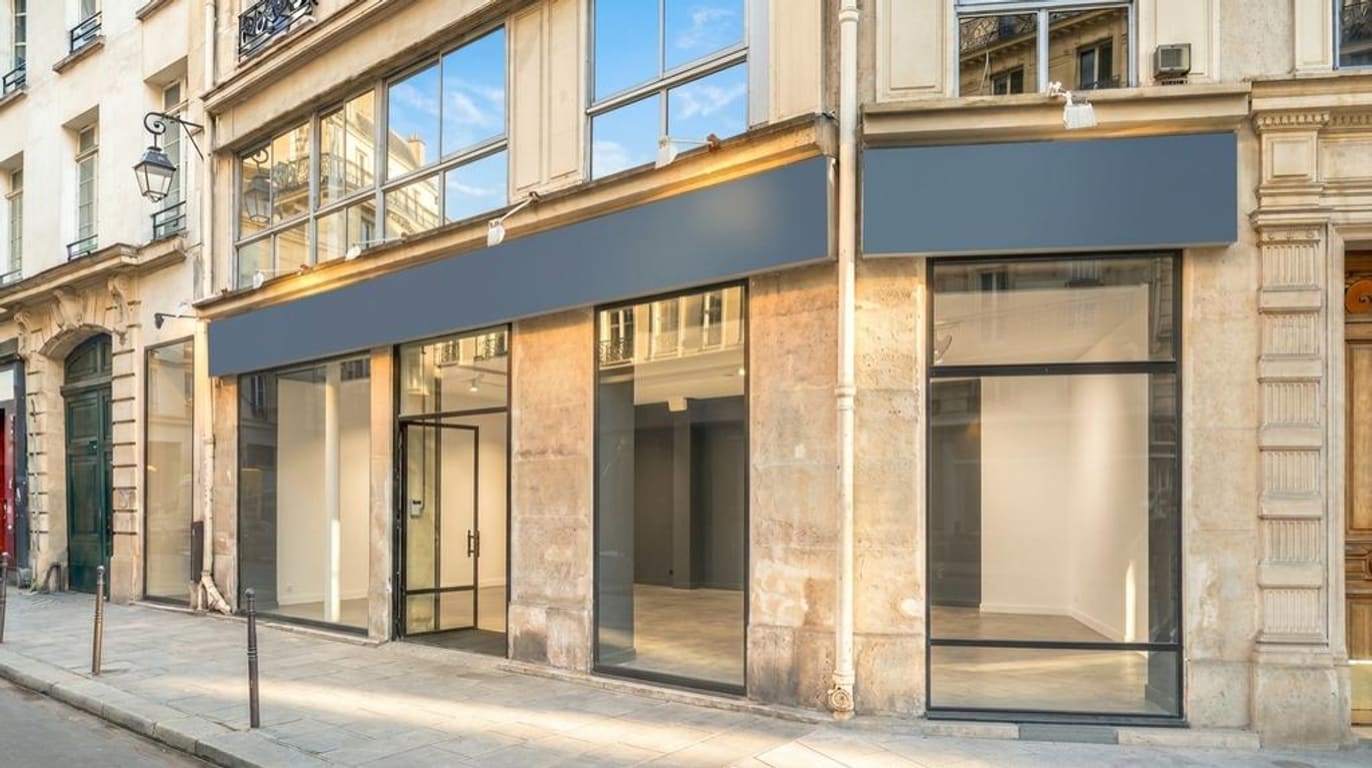 Pop-up store venue for fashion brands in Paris or Milan