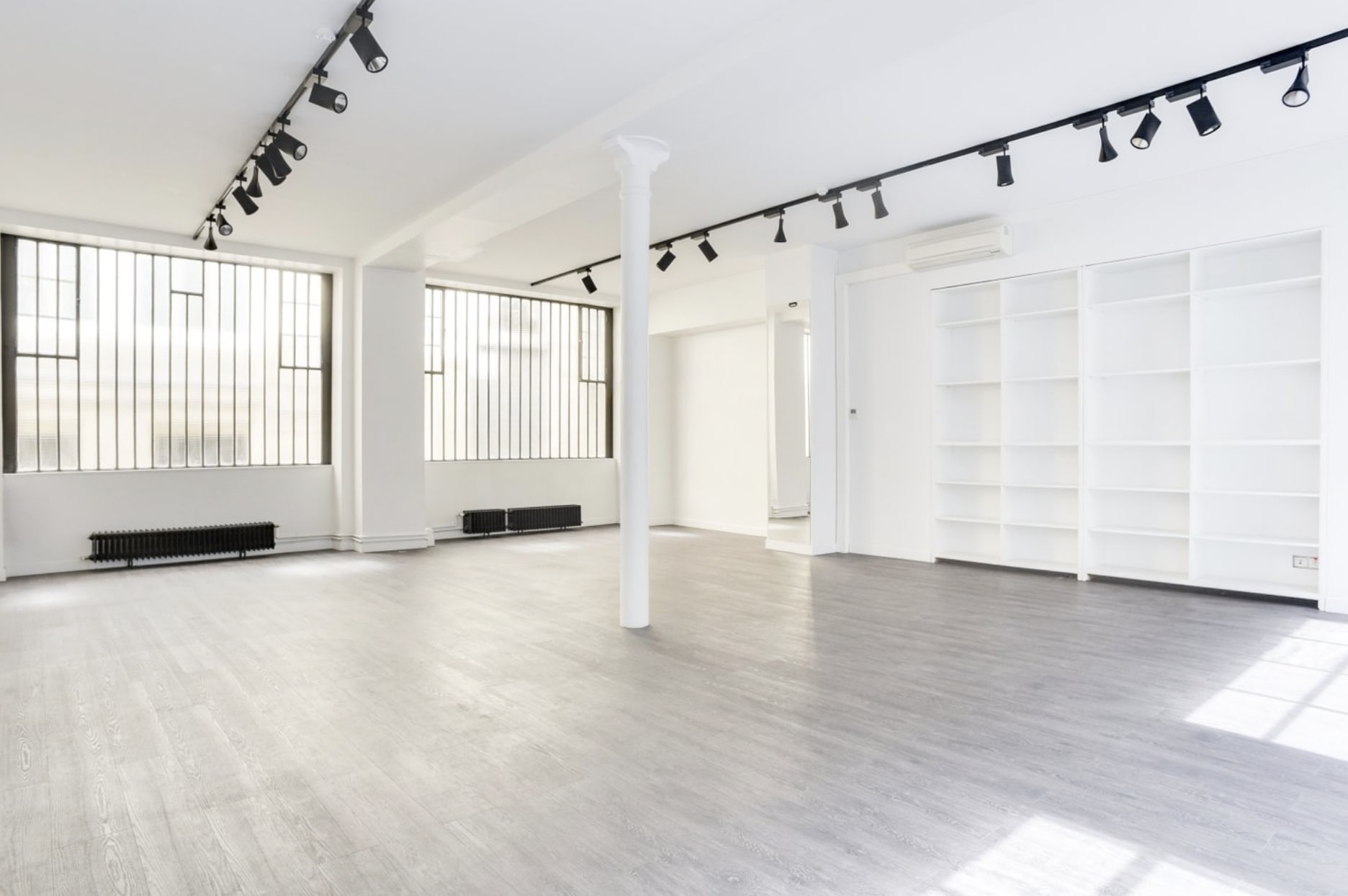Large Venue in Le Sentier