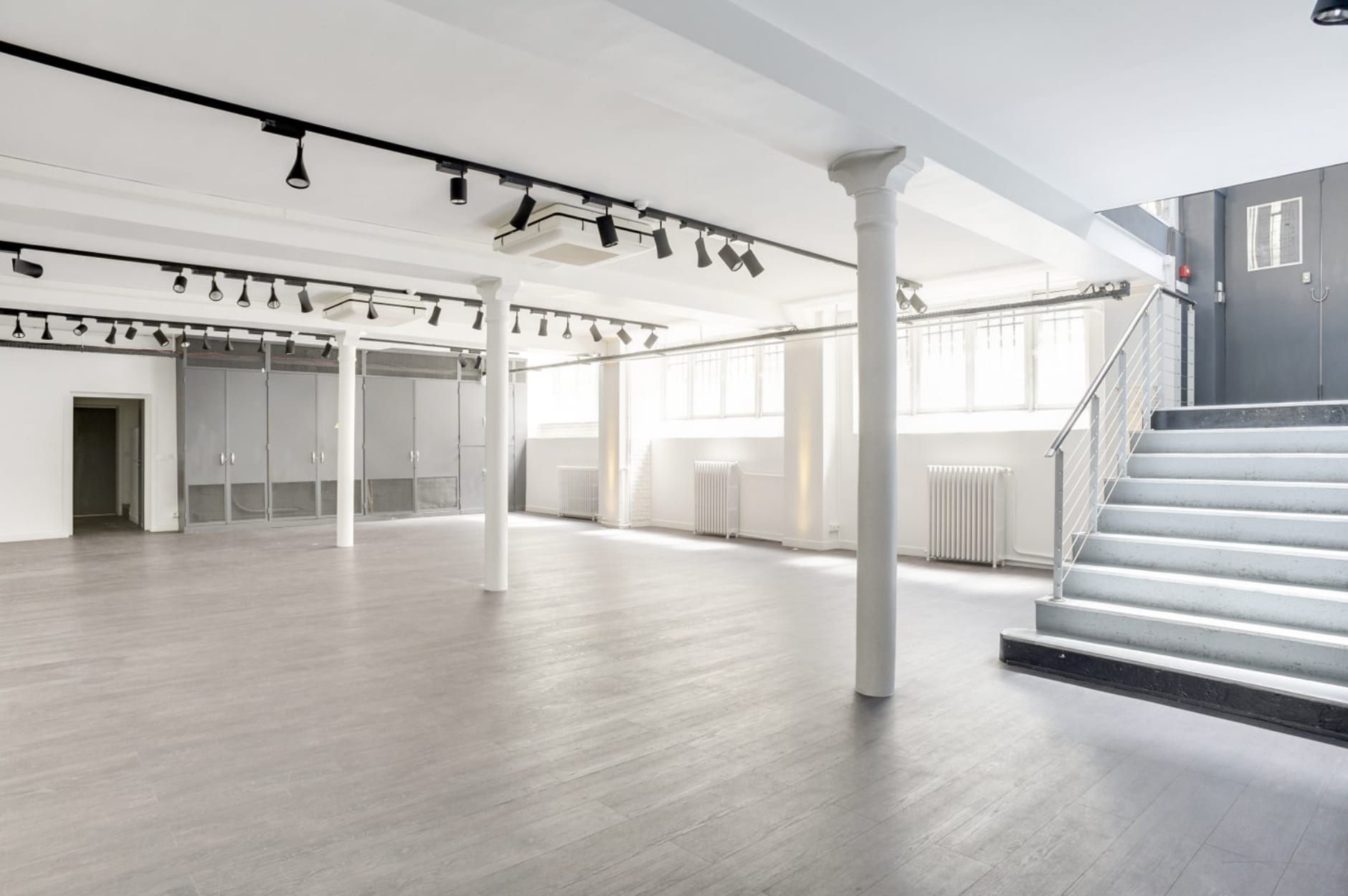 Large Venue in Le Sentier