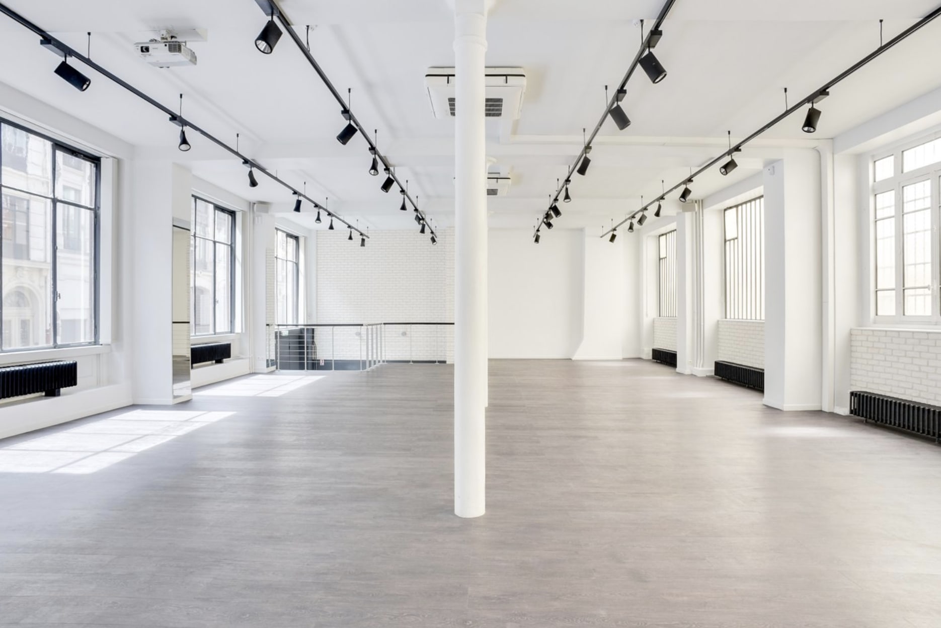 Large Venue in Le Sentier
