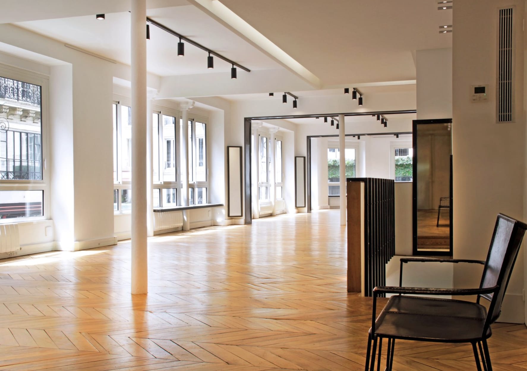 Prestige Haussmannian Showroom in Le Sentier