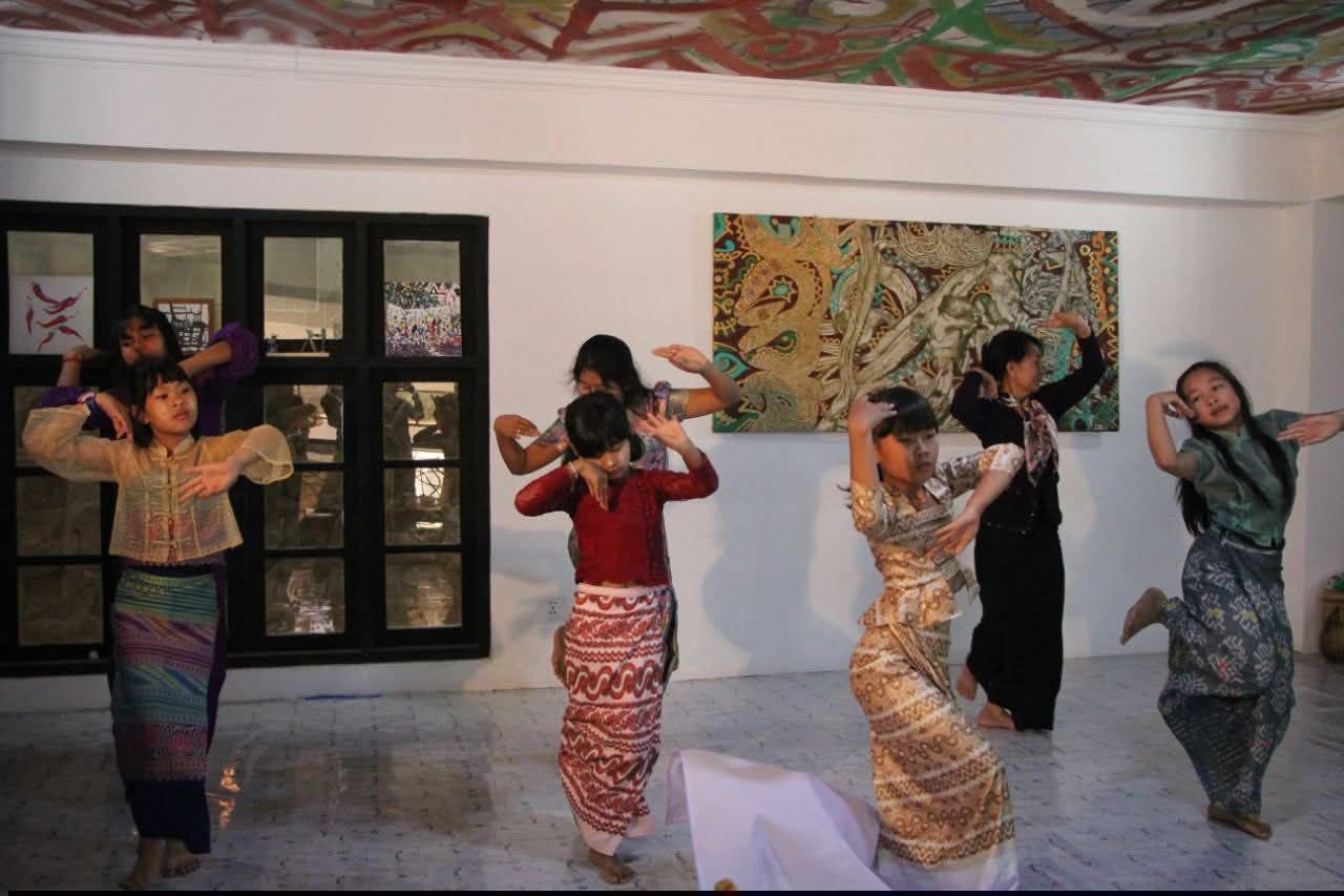Myanmar Dance Class