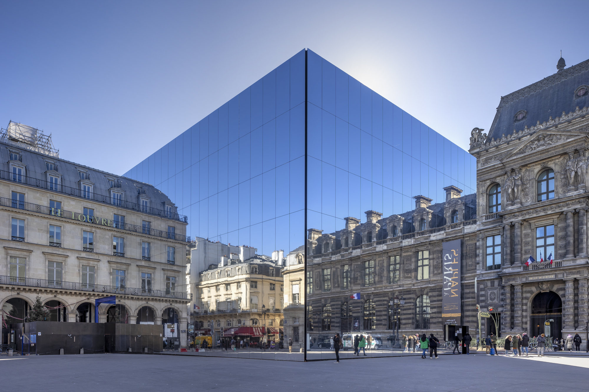 0003_Louvre_LSH_02_2023_0973_kqhnxc