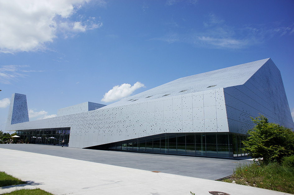 Photo-facade-Théâtre-Sénart-77-25-vetisol_re1qyp