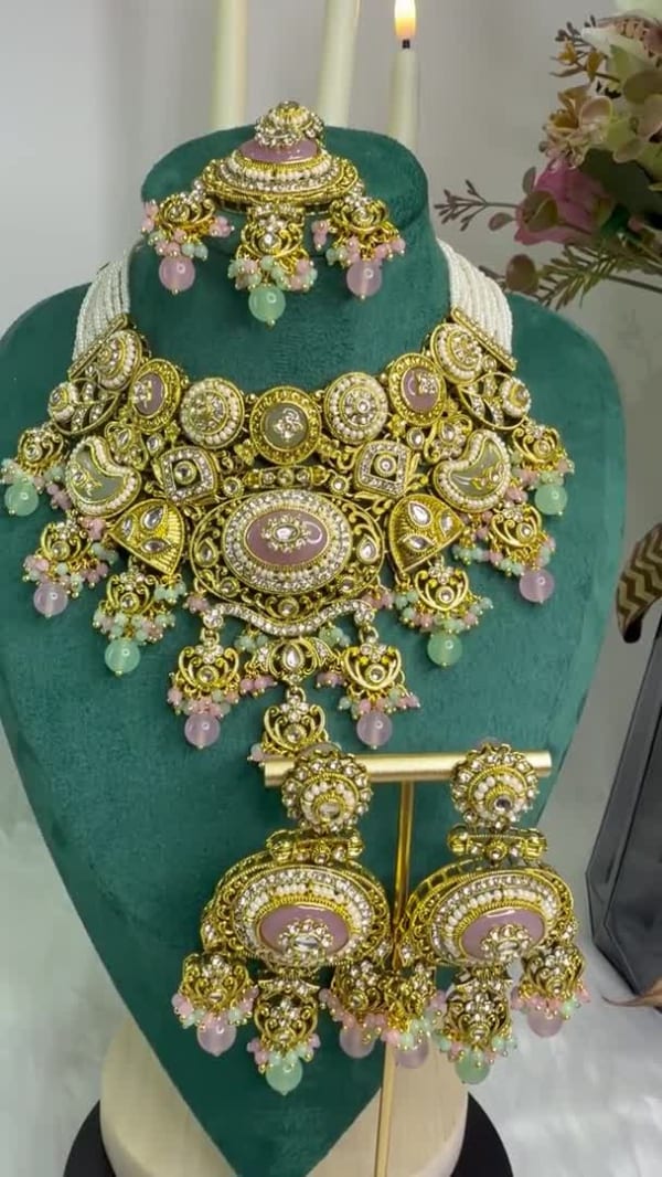 Video of Exquisite Mossianite Kundan Polki Necklace Set