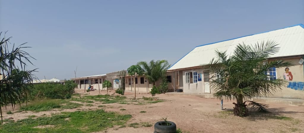 Overview of the current accommodation directly attached to the fence