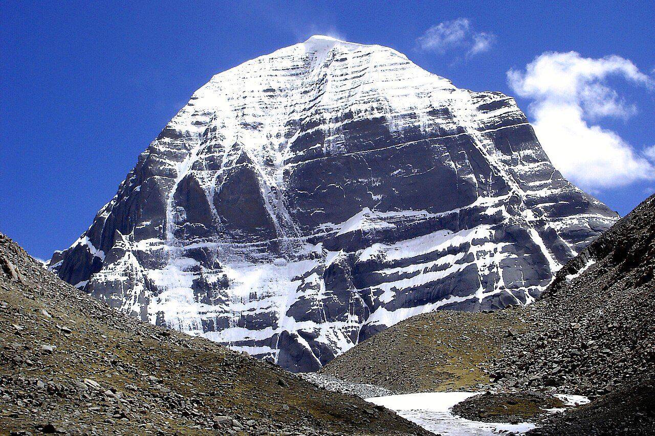 Mount Kailāsh — Aerial Darshan