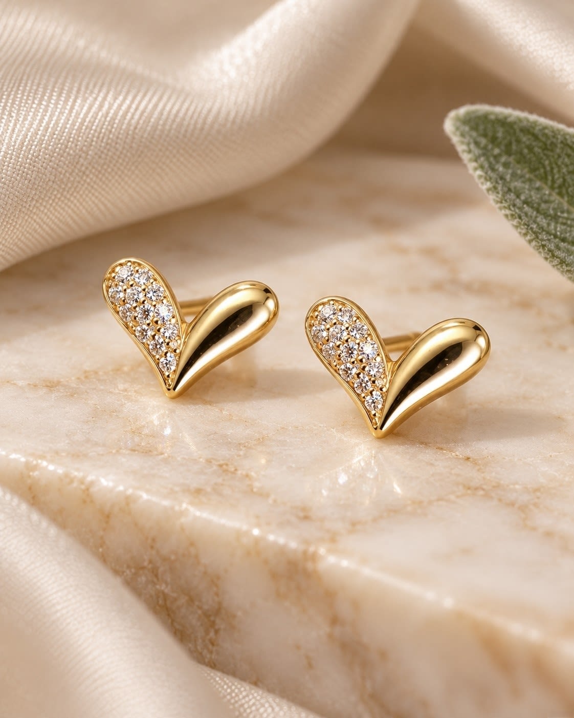 Amélie Heart Studs