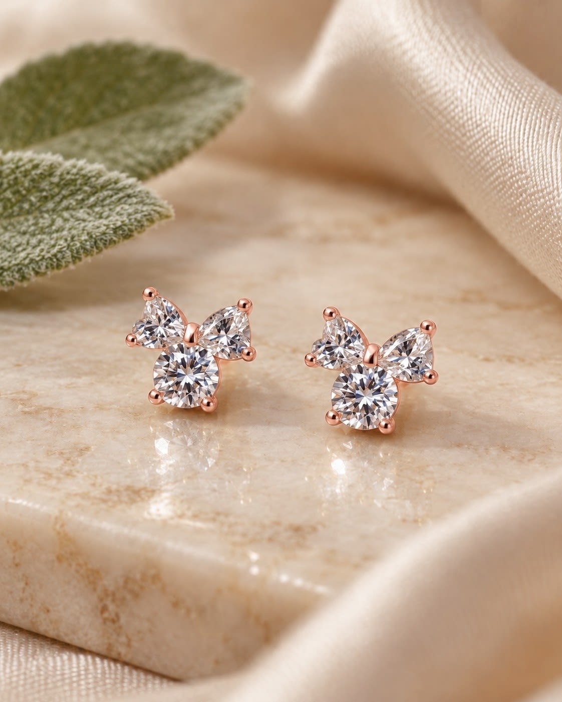 Éclat  Three Stone Studs