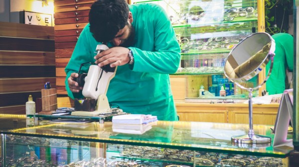 Vision Waves Optics logo