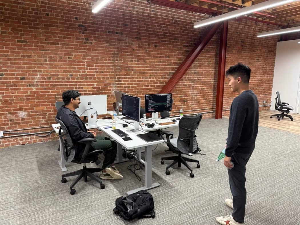 AI Assistant Instinct Raises $350M at $2.5B Valuation in Weeks-Long VC Frenzy