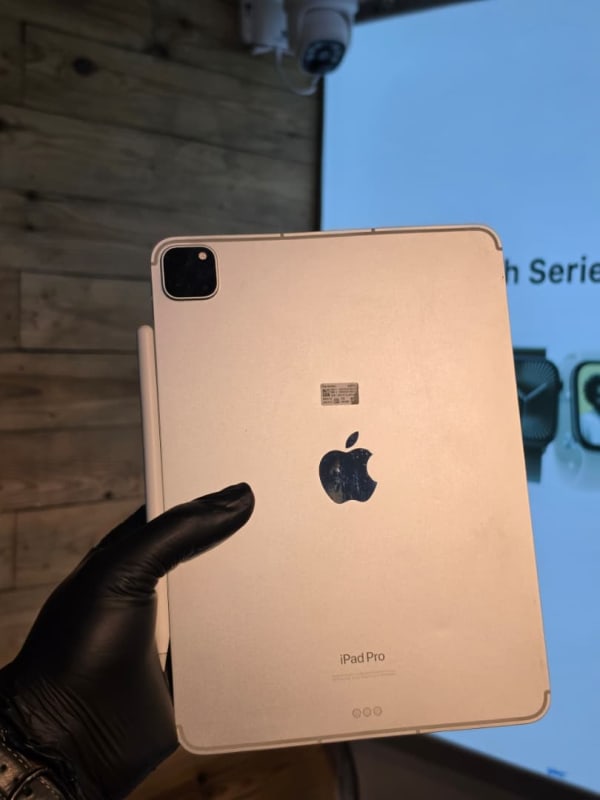 iPad pro 4th Gen (M2 chip)