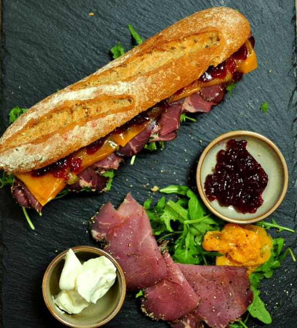 Le Baguette Roastbeef s čedarem