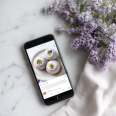 Mini Donas Veganas de Matcha con Glaseado de Lavanda