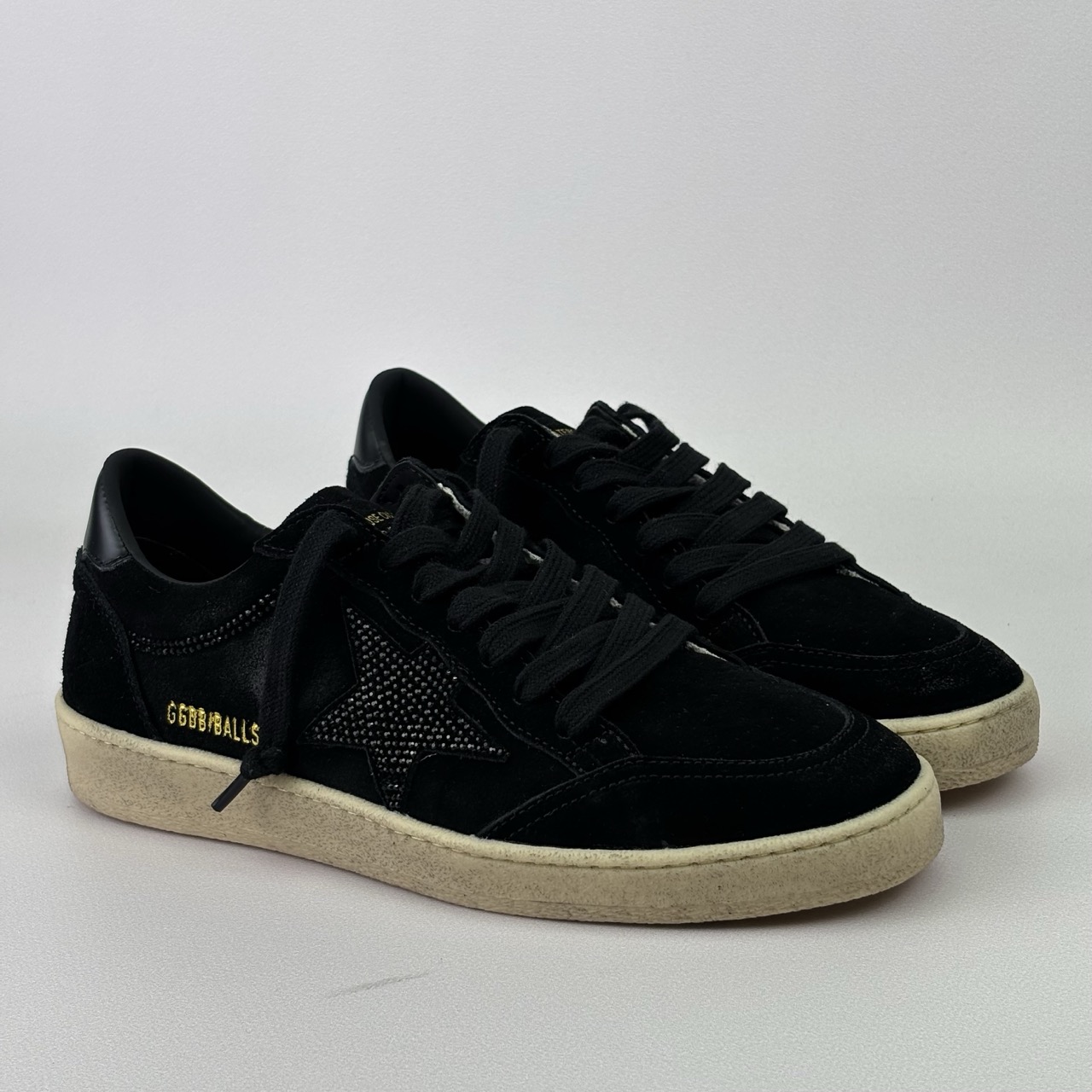 ТОП-10 моделей Golden Goose 2025: что выбрать