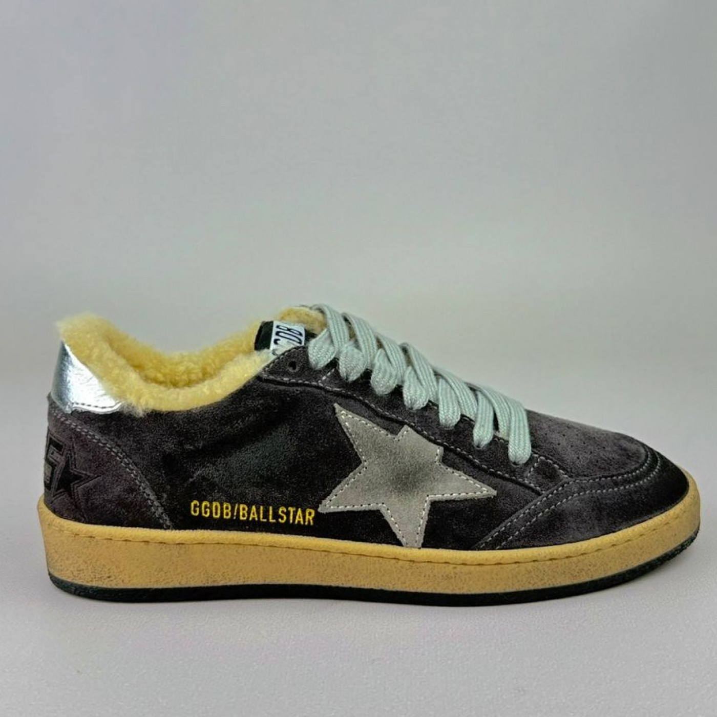 Зимние Golden Goose Ball Star / Замша серая / серебро пятка