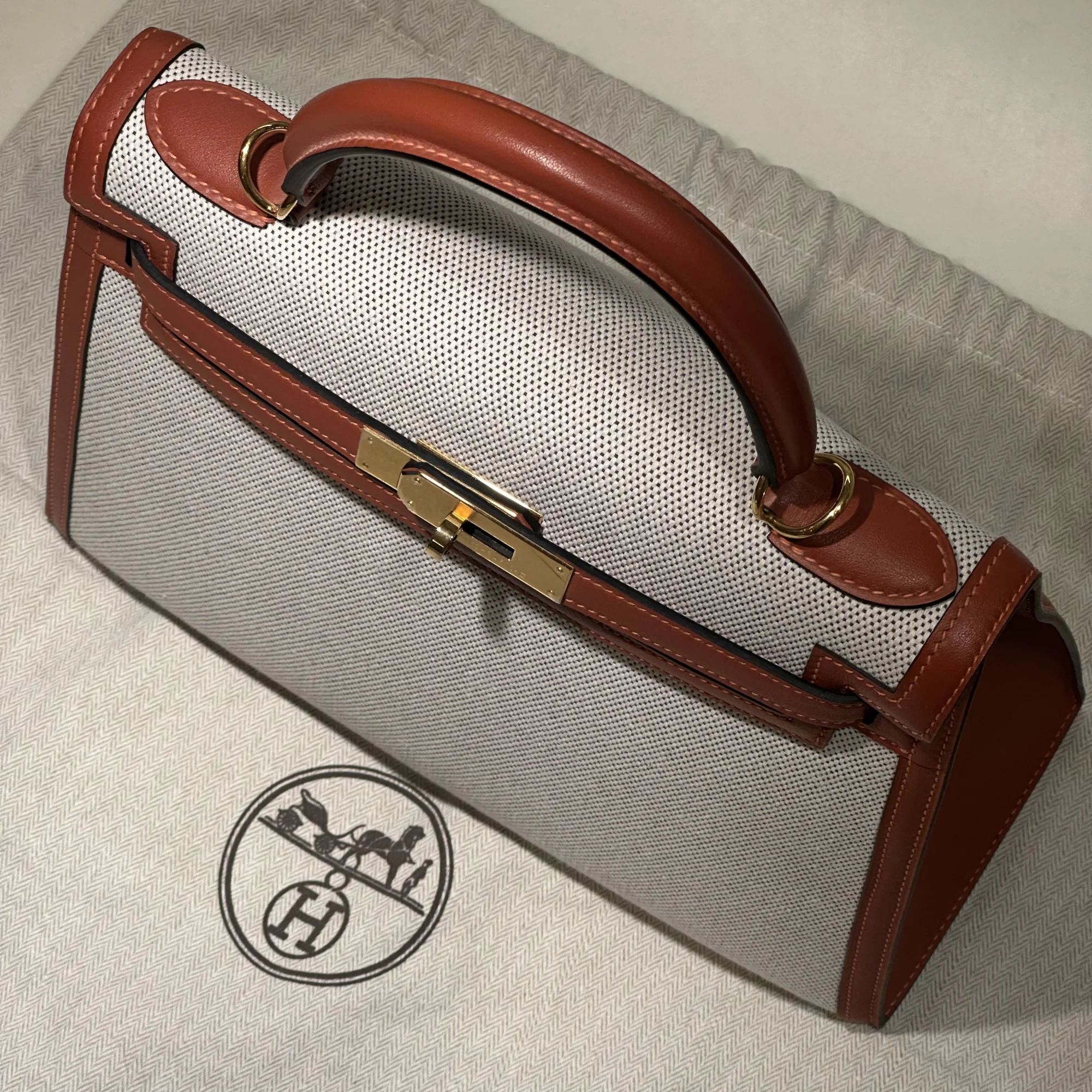 Hermes Kelly 28 Toile Box Leather Gold