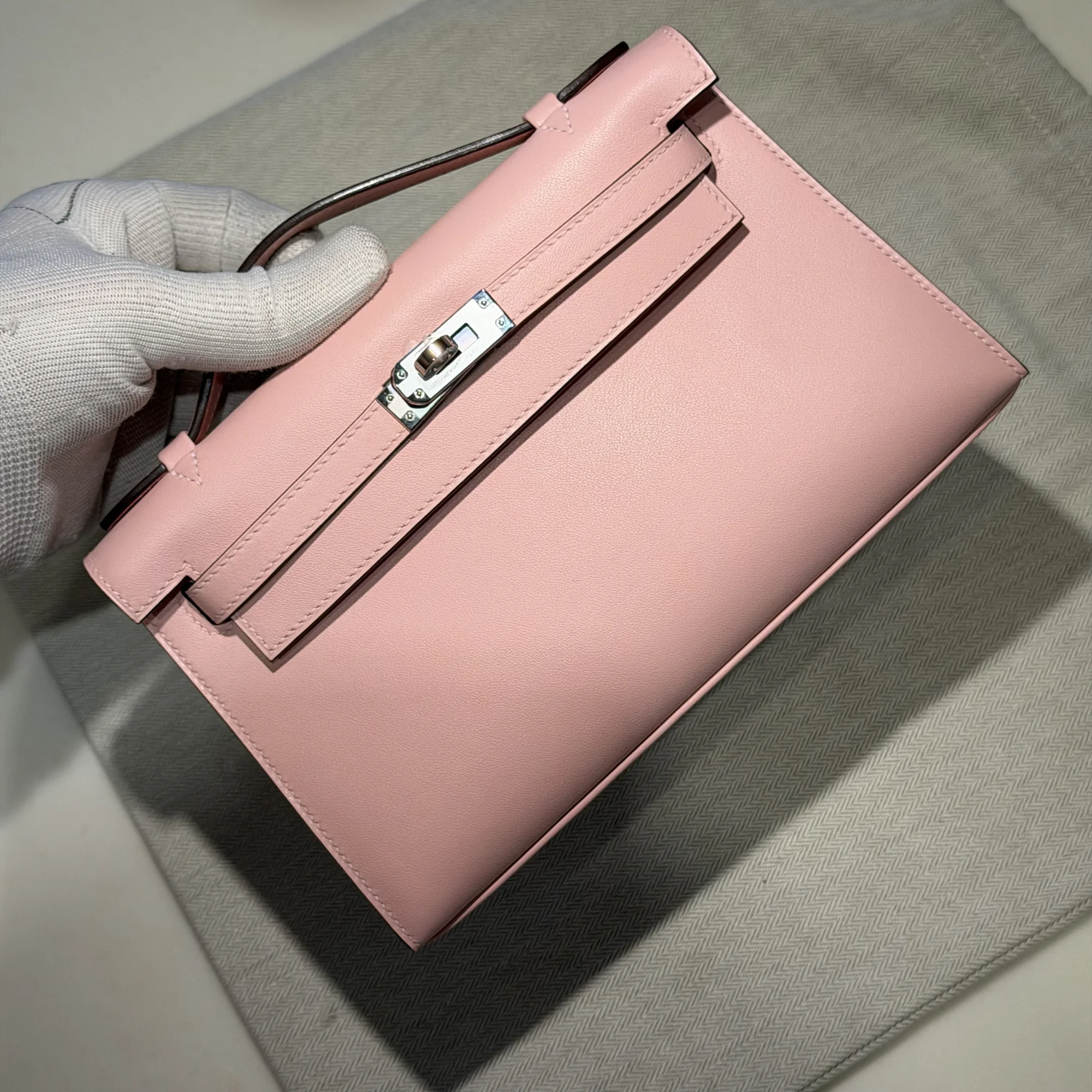 Hermes Kelly Pochette 22 Rose Sakura Swift Leather PHW миниатюра 3