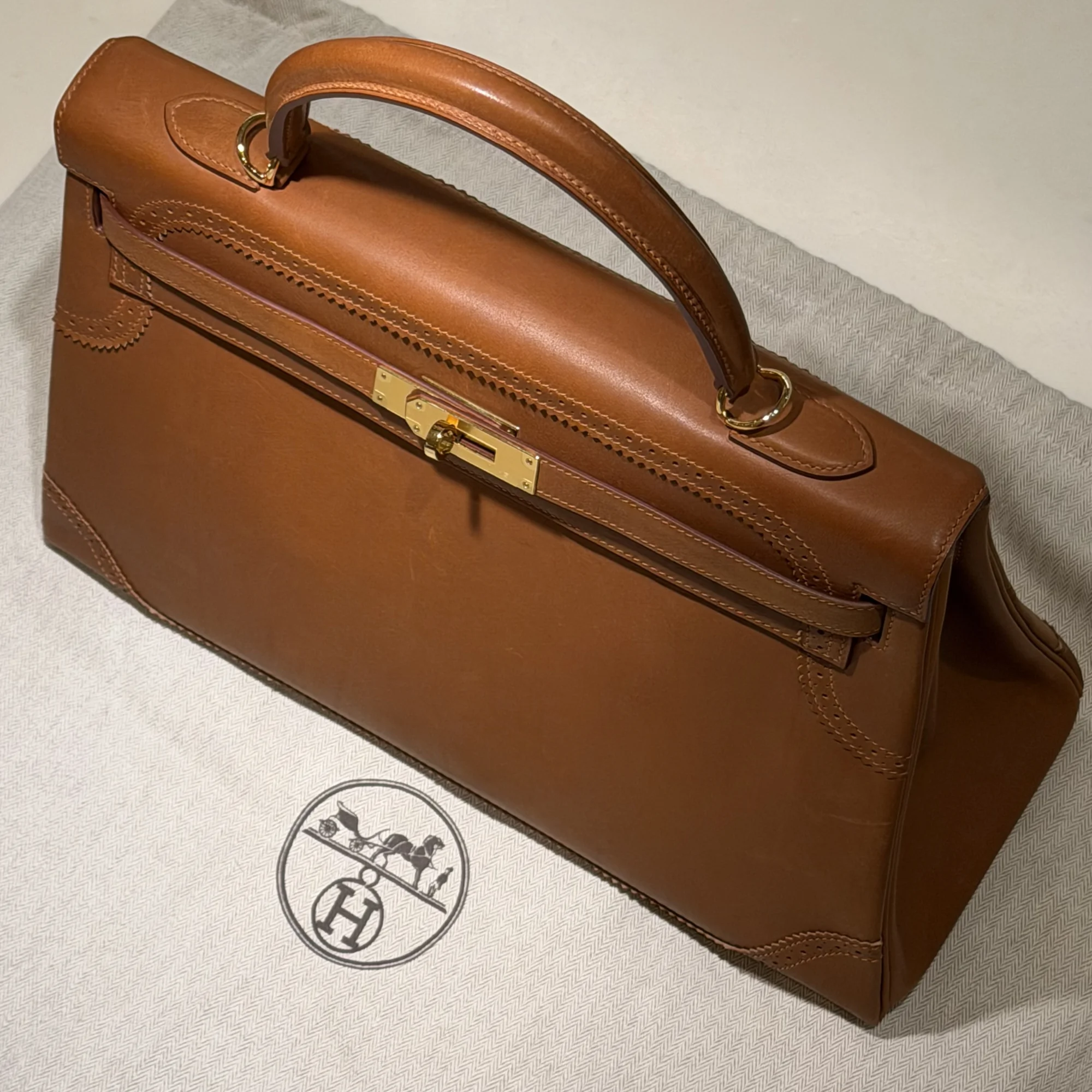 Hermes Kelly 35 Barenia Leather GHW