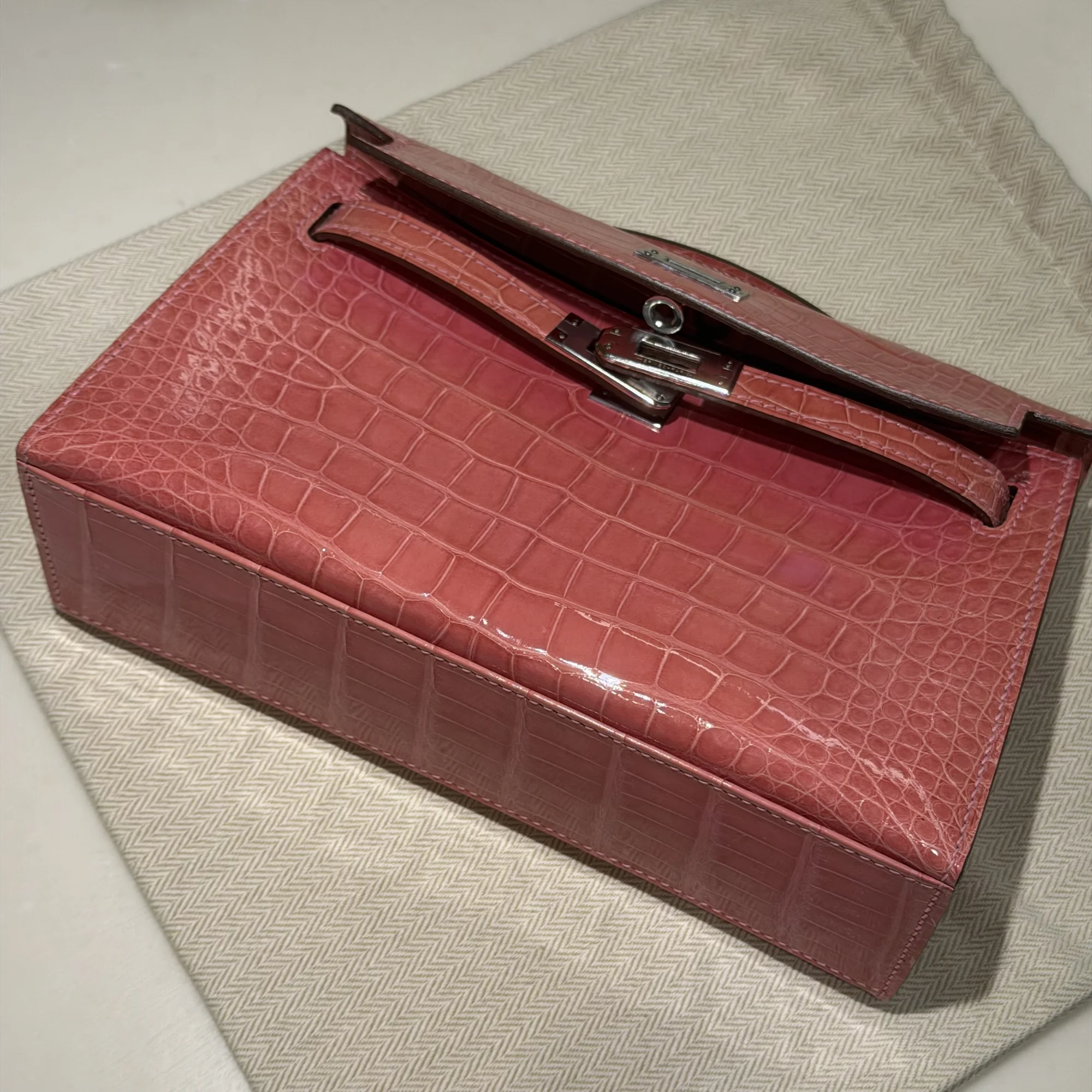 Hermes Kelly Pochette 22 Coral Alligator Crocodile Leather PHW миниатюра 7