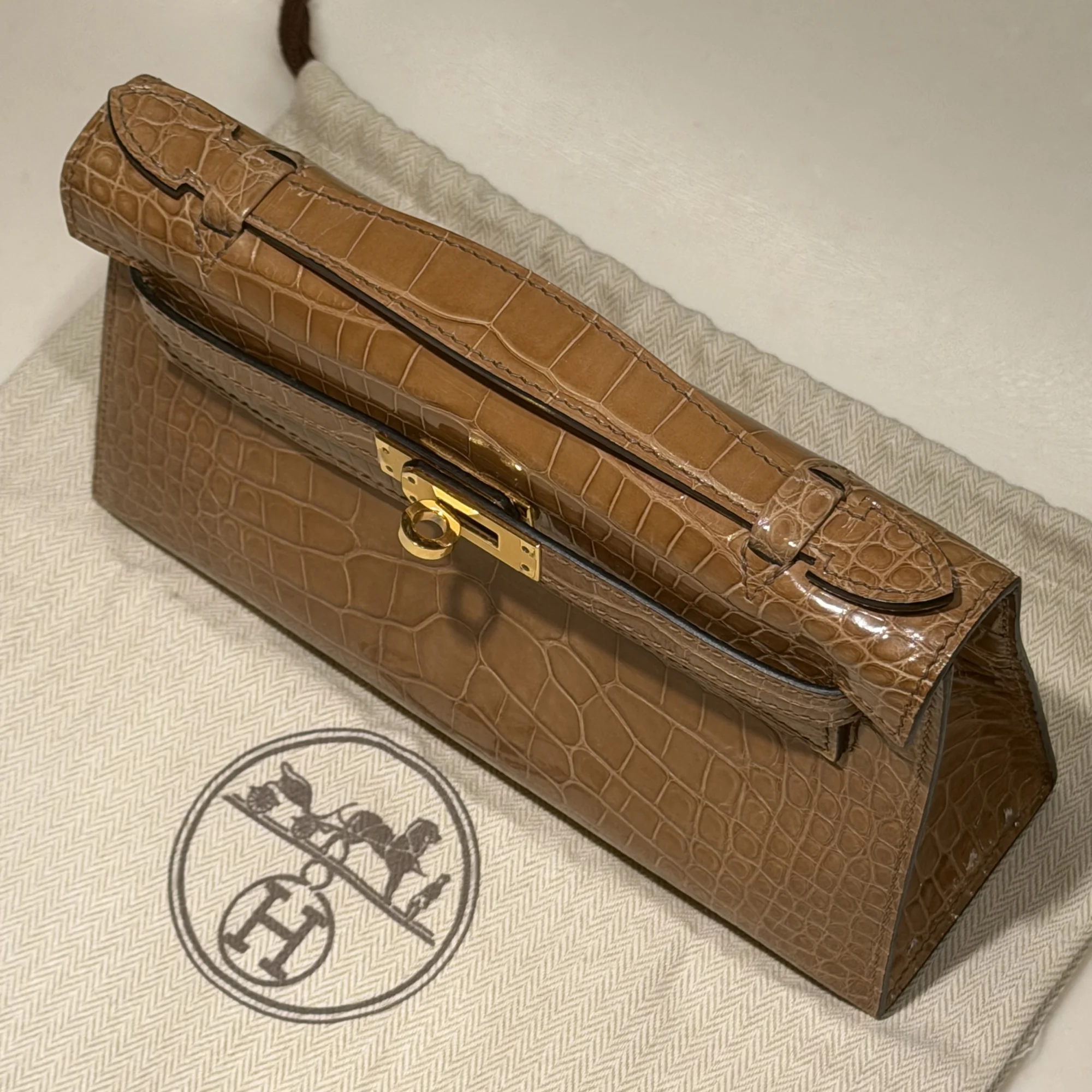 Hermes Kelly Pochette 22 Mustard Alligator Crocodile Leather GHW