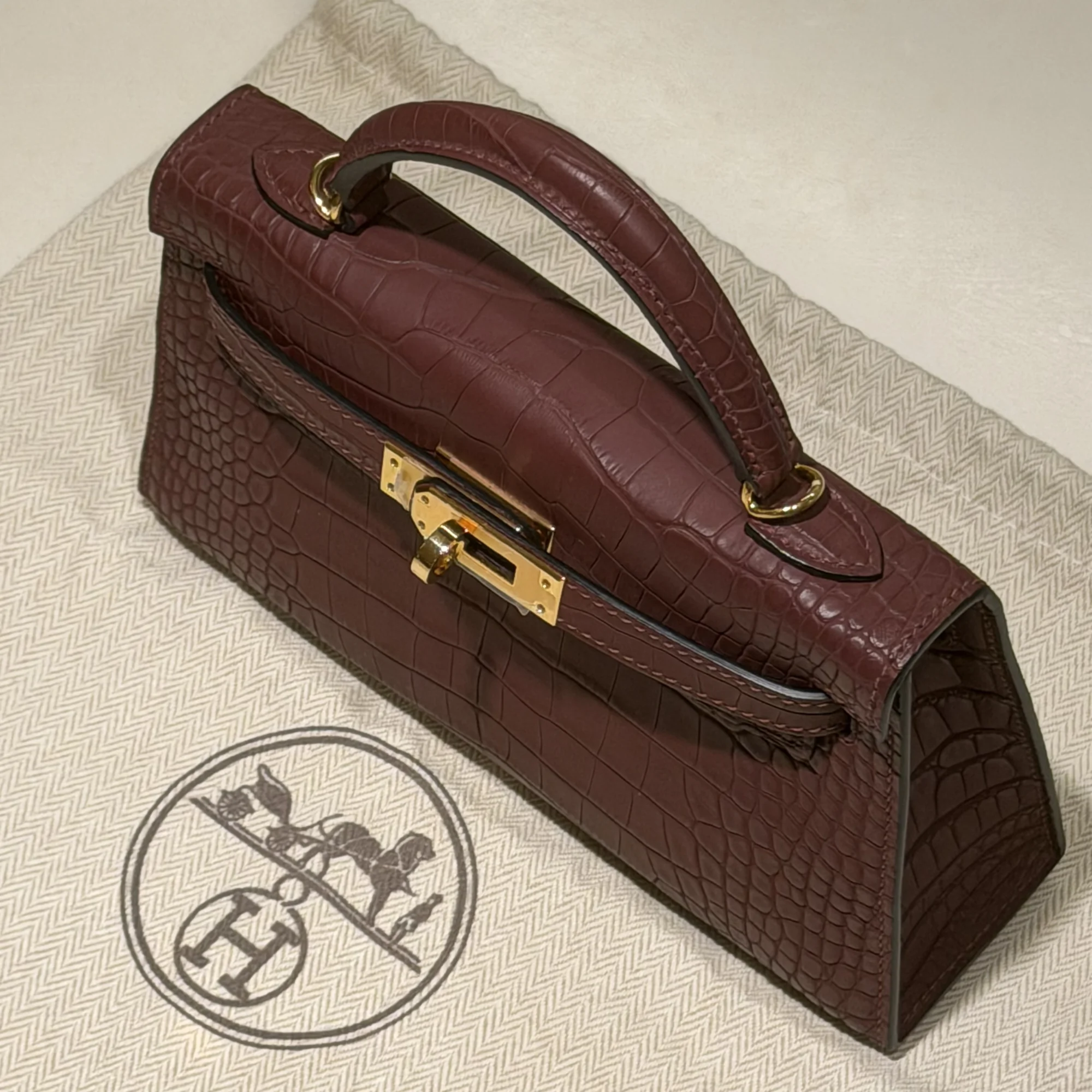 Hermes Mini Kelly Matte 19 Burgundy Alligator Crocodile Leather GHW