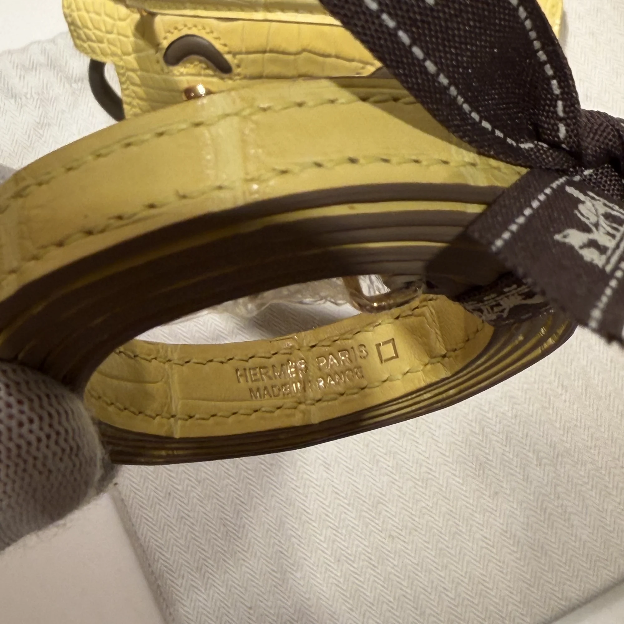 Hermes Kelly Doll Lemon Yellow Matte Alligator Crocodile 16cm GHW миниатюра 4