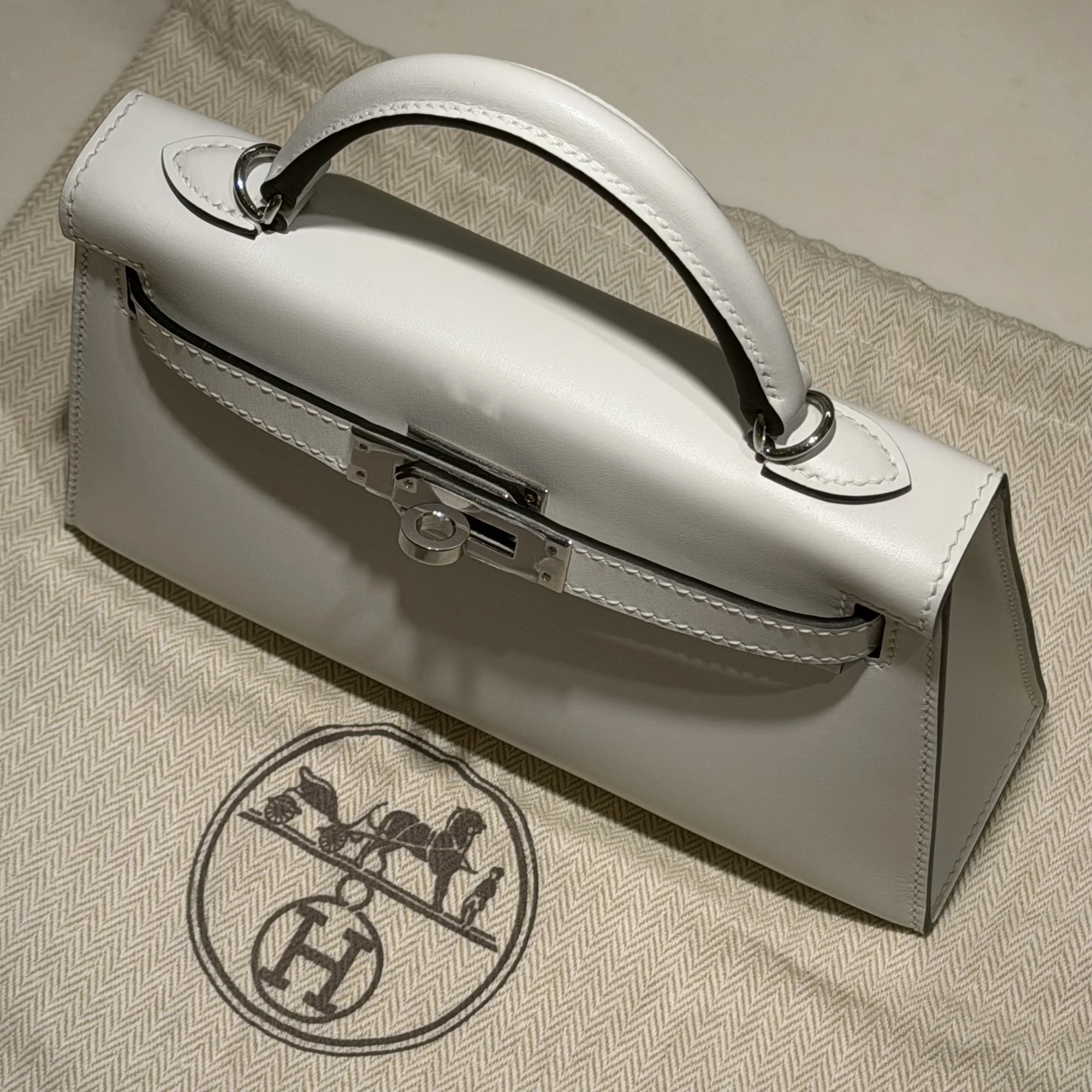 Hermes Mini Kelly 19 Box Leather PHW