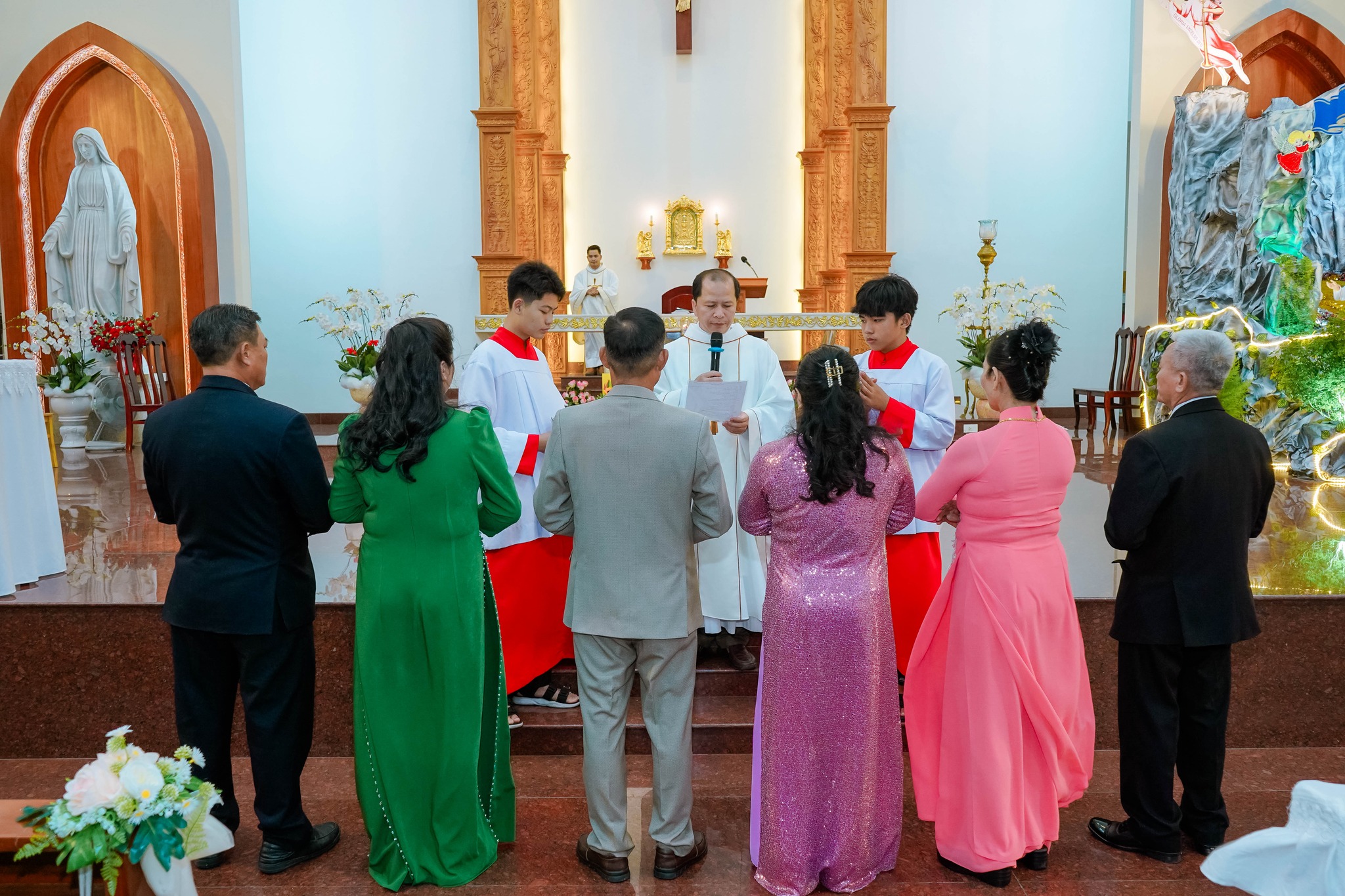 Giáo Xứ Phước Lâm: Mừng Lễ Thánh Gia Thất – Kỷ Niệm Hôn Phối